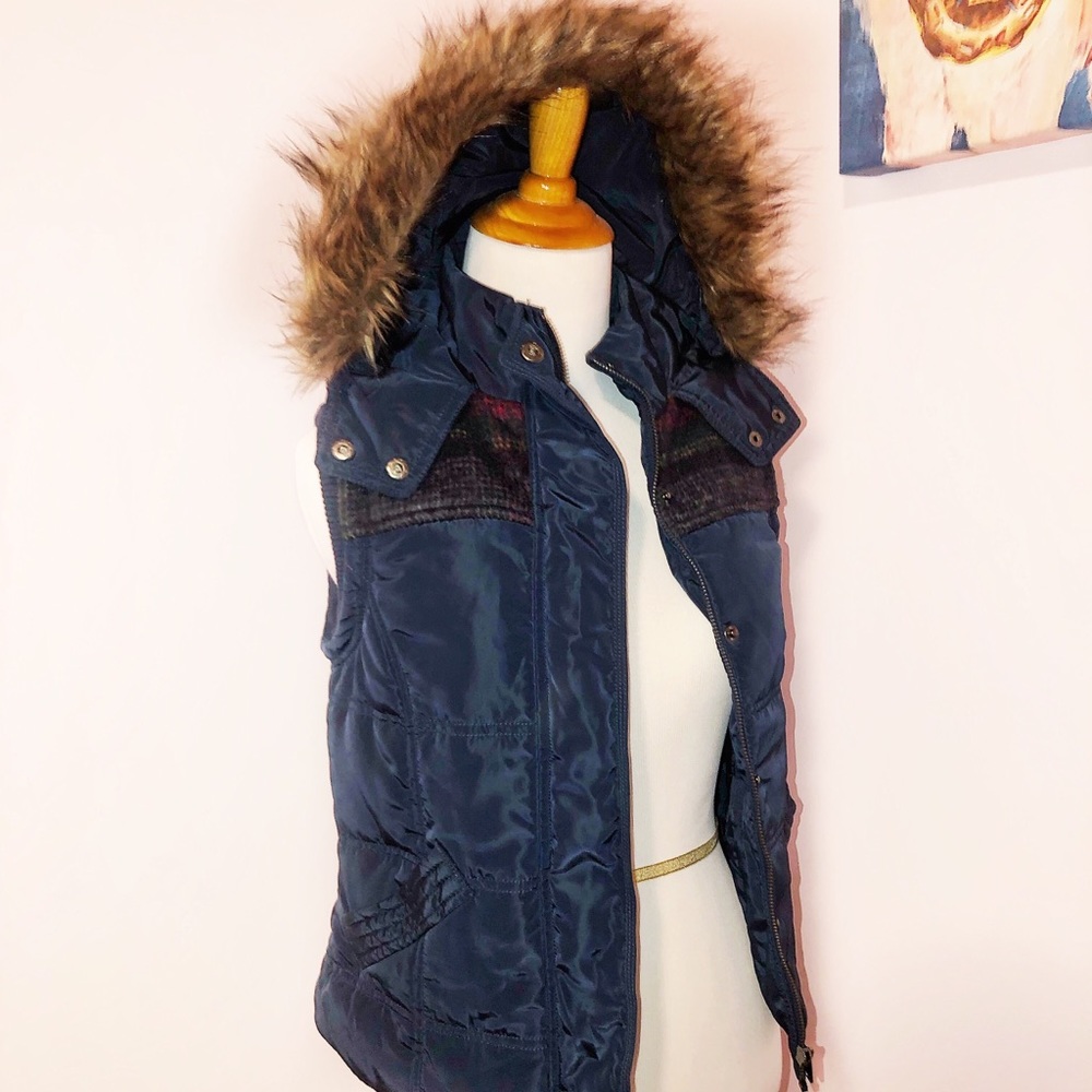 Hooded altar’d state vest